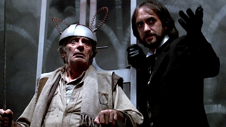 кадр из фильма Что-то страшное грядет