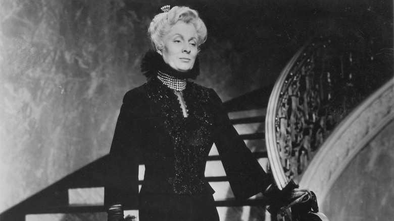 кадр из фильма Миссис Паркингтон