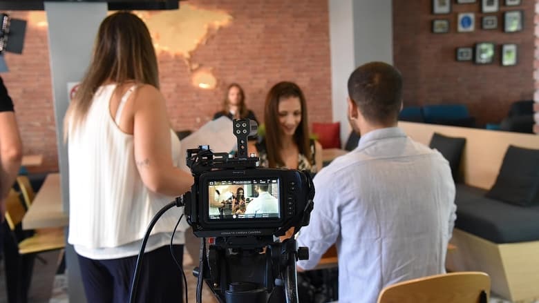 кадр из фильма Το Κουτί