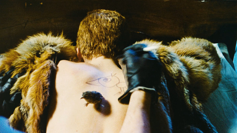 кадр из фильма Птички, сироты и блаженные