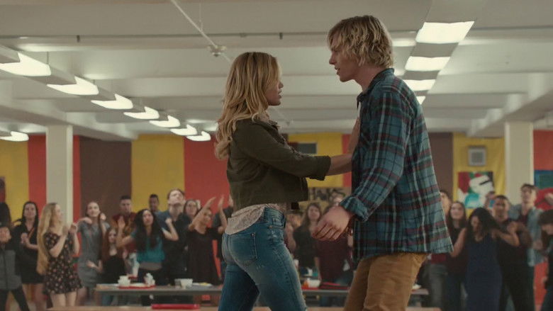 кадр из фильма Статус: Обновлен