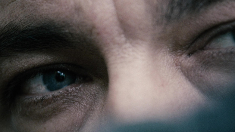 кадр из фильма Аура