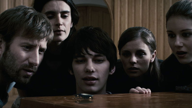 кадр из фильма Затаившиеся