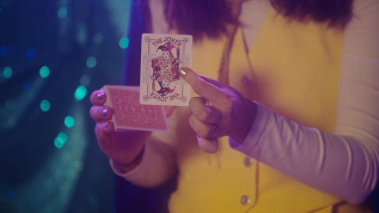 кадр из фильма Emma Holland: Here Comes Mr. Forehead