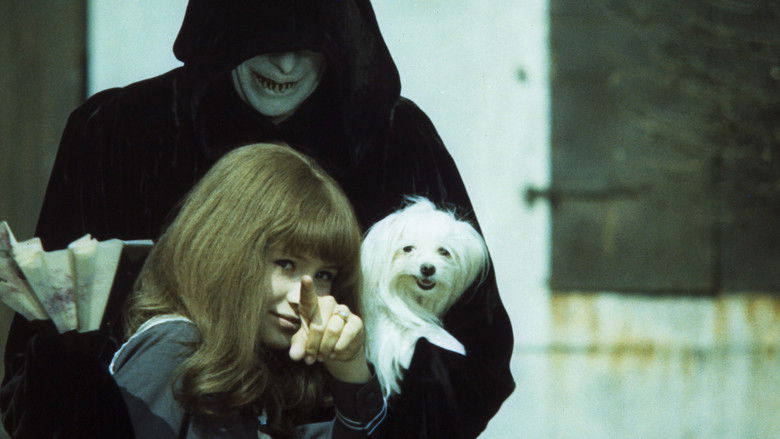 кадр из фильма Валери и неделя чудес