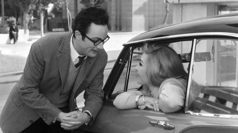 кадр из фильма Ο Μπούφος