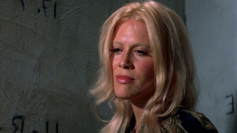 кадр из фильма Savage Sisters