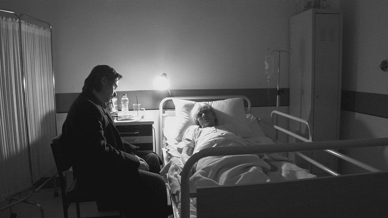 кадр из фильма Η γυναίκα στο δωμάτιο