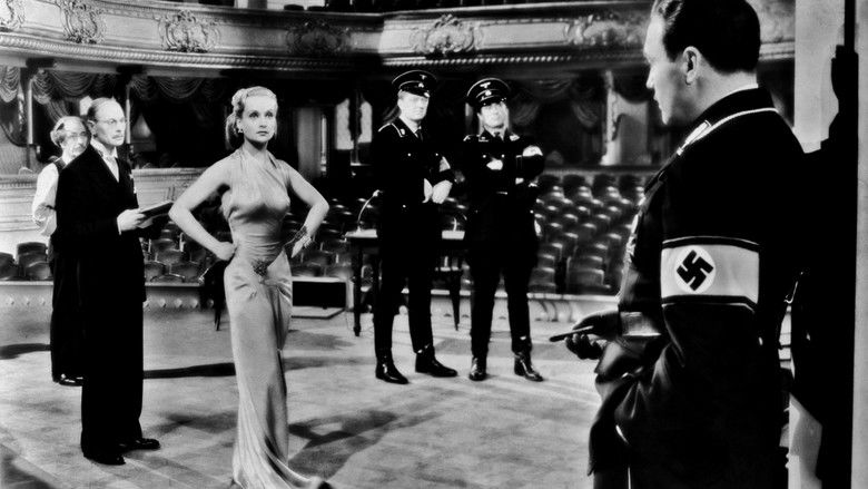 кадр из фильма Быть или не быть