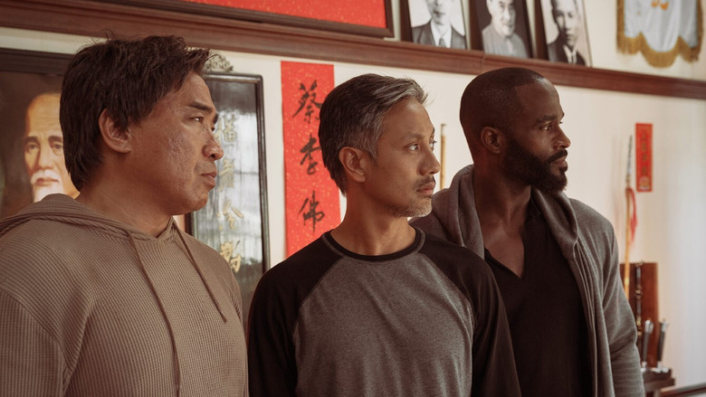 кадр из фильма Бумажные тигры