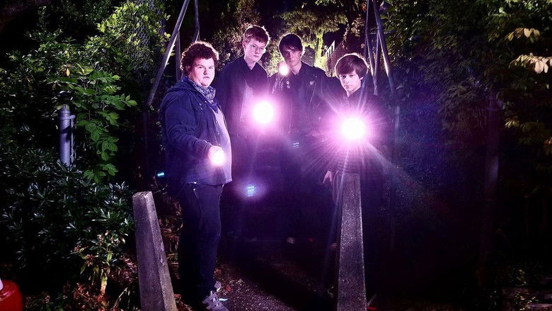 кадр из фильма Лето 84