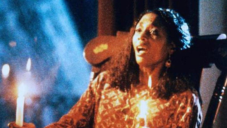 кадр из фильма Посланец тьмы