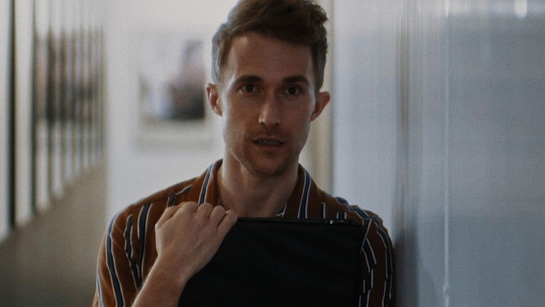 кадр из фильма The Office Is Mine