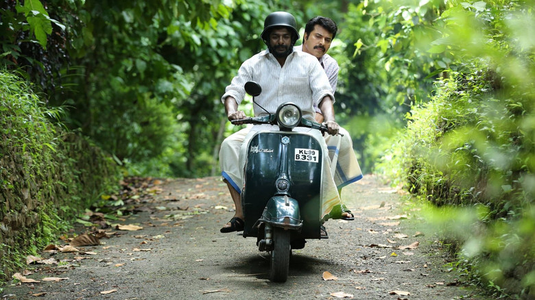 кадр из фильма ഉട്ടോപ്യയിലെ രാജാവ്