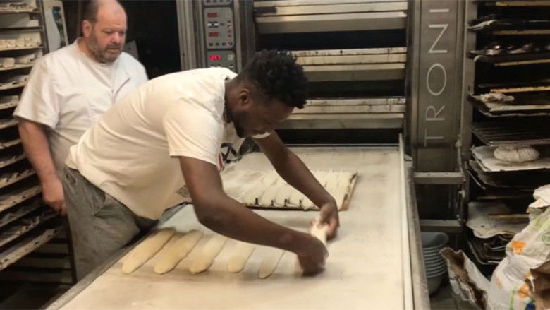 кадр из фильма J'ai pas les codes : Les aventures inattendues du boulanger de Besançon