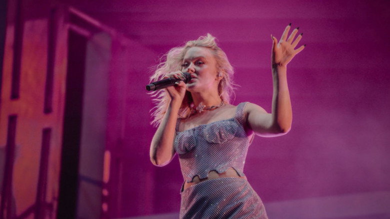 кадр из фильма Zara Larsson - Live In Brännbollsyran