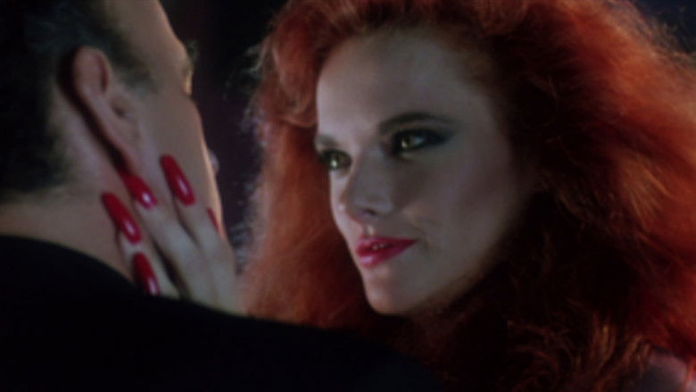 кадр из фильма Слуга дьявола