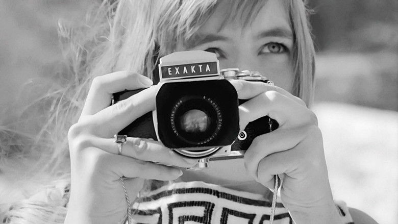 кадр из фильма Девушки под солнцем