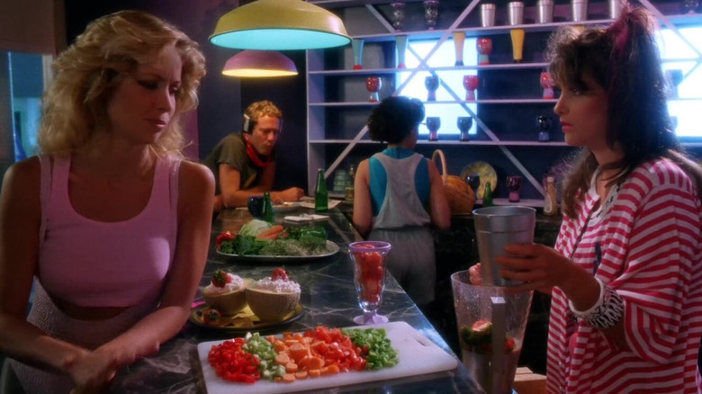 кадр из фильма Ведьма-стерва