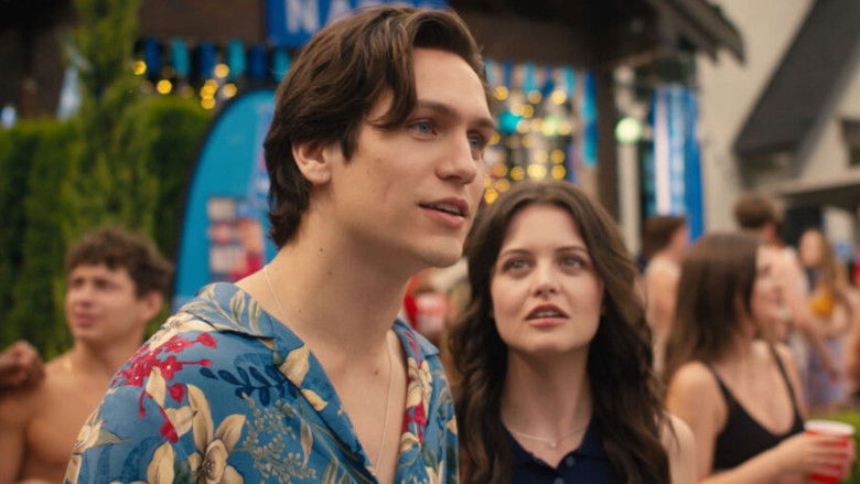 кадр из фильма How to Lose a Popularity Contest