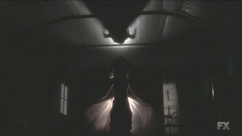 кадр из фильма American Horror Story: Enter the Coven
