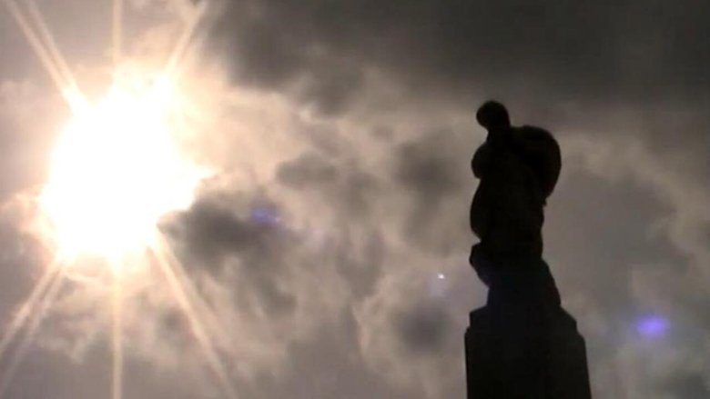 кадр из фильма Cadáver Exquisito