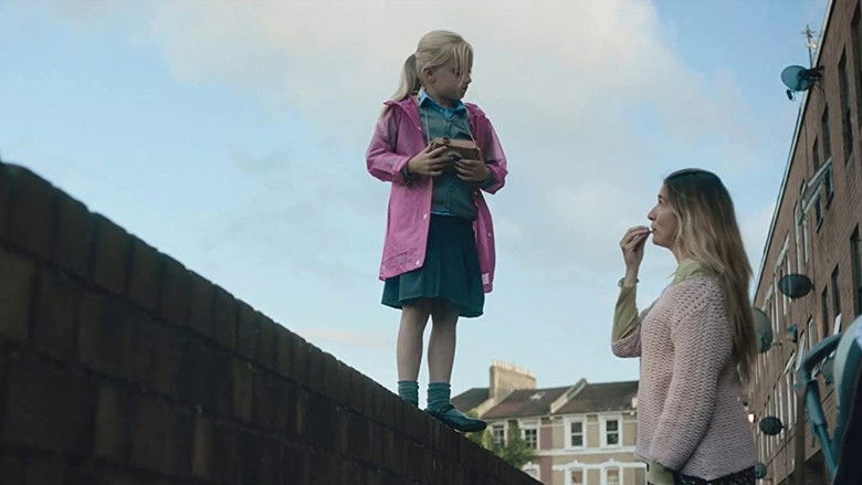 кадр из фильма Слушай