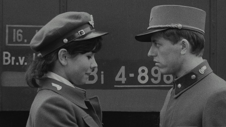 кадр из фильма Поезда под пристальным наблюдением