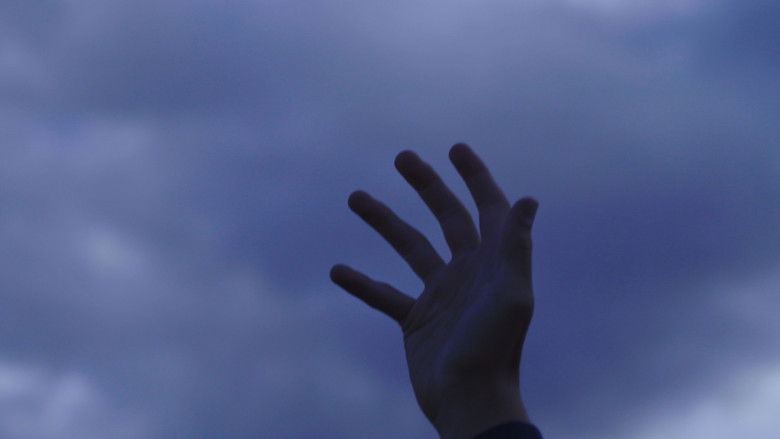 кадр из фильма Beyond the Clouds