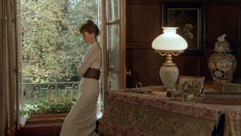 кадр из фильма Воскресенье за городом