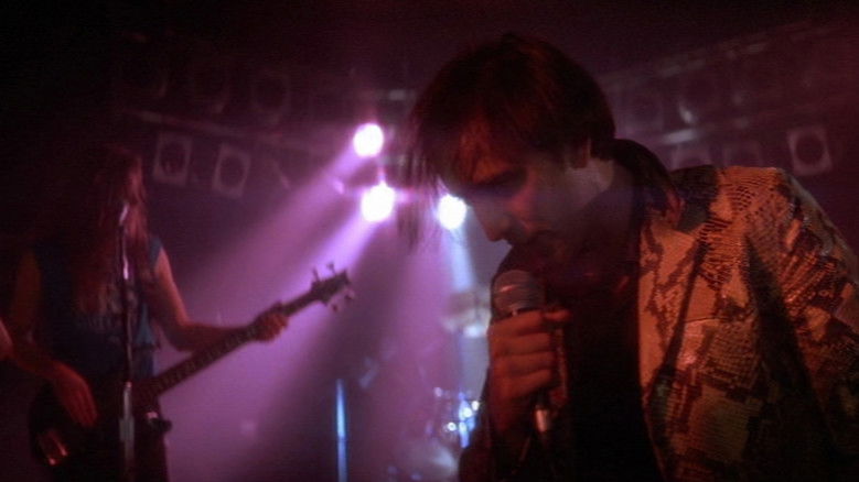 кадр из фильма Дикие сердцем