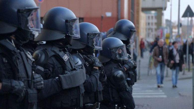 кадр из фильма Tarnac, quand tout déraille