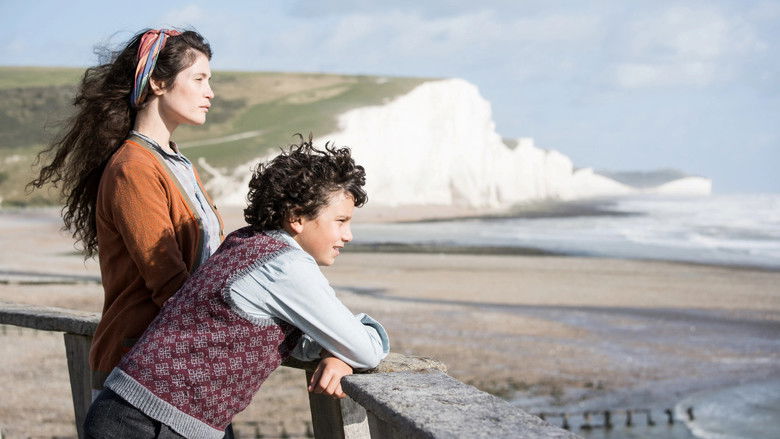 кадр из фильма Страна Солнца