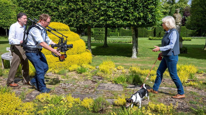 кадр из фильма Camilla's Country Life