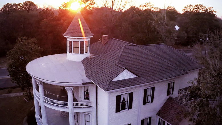 кадр из фильма The Real Haunted Mansion