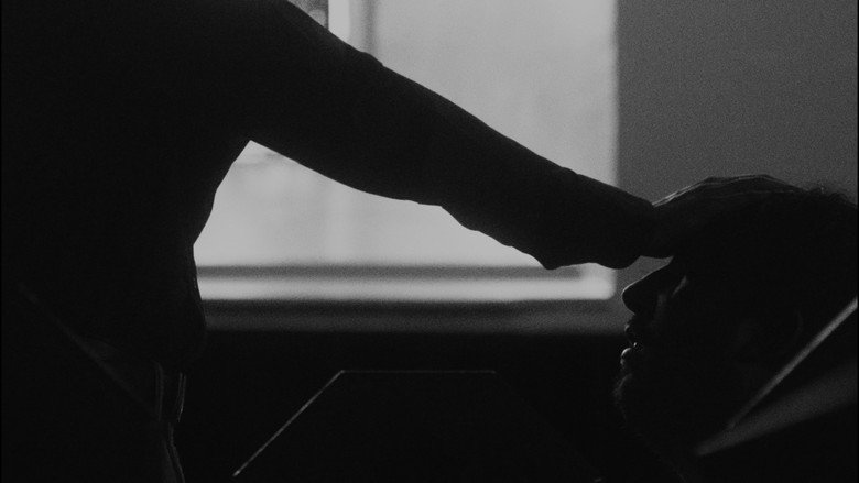 кадр из фильма Adrift