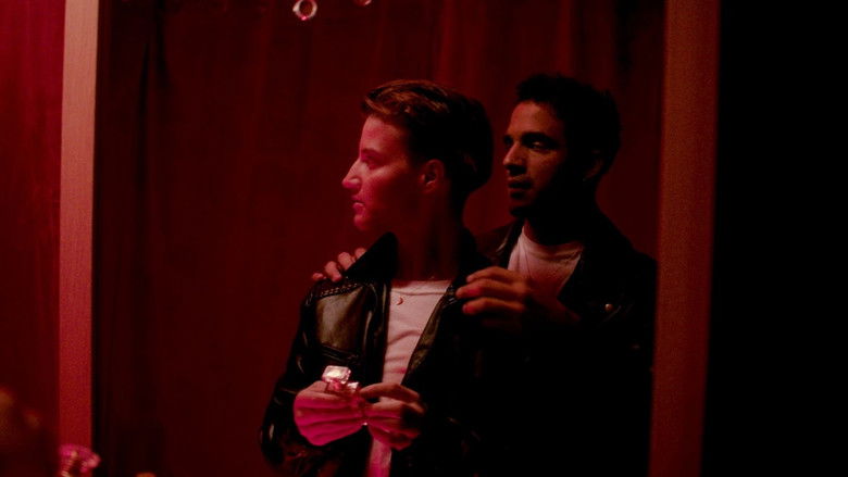 кадр из фильма Spark