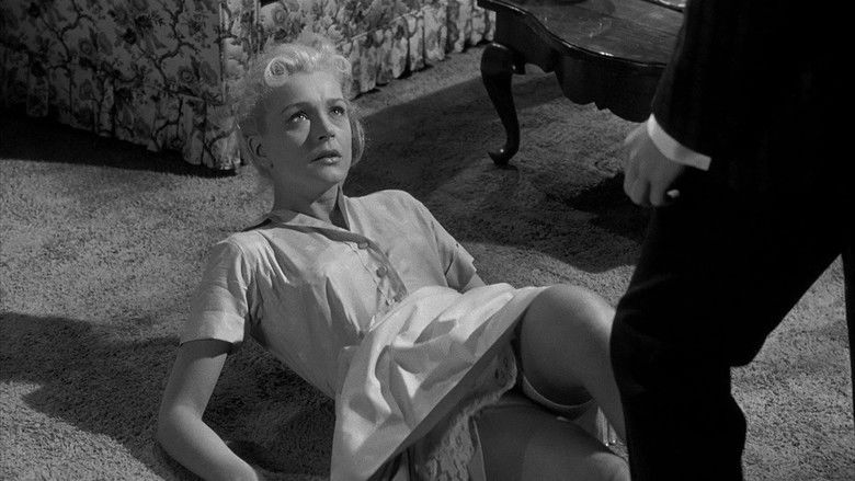 кадр из фильма 13 West Street