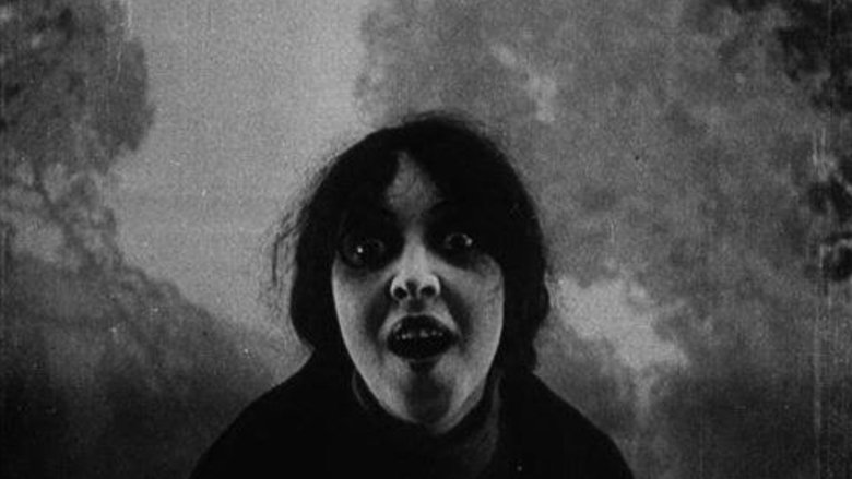 кадр из фильма Вампиры