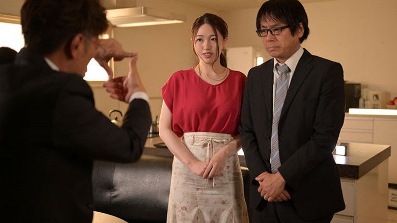 кадр из фильма ヌードモデルNTR 上司と羞恥に溺れた妻の衝撃的浮気映像 葉山さゆり