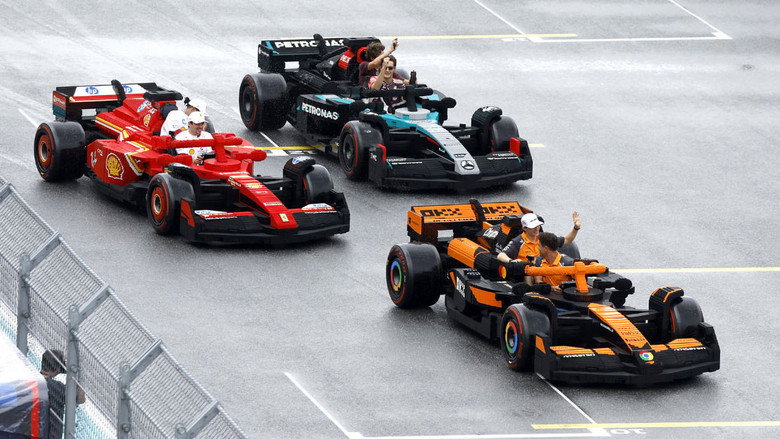 кадр из фильма Bricks on Track: Building the LEGO F1 Drivers' Parade