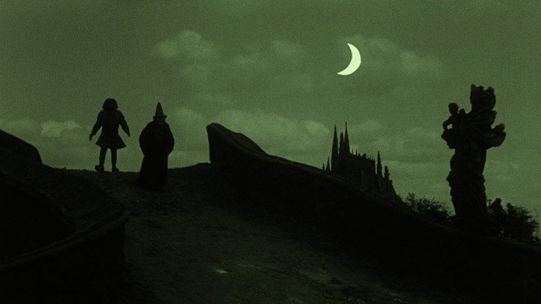 кадр из фильма Голем, как он пришел в мир