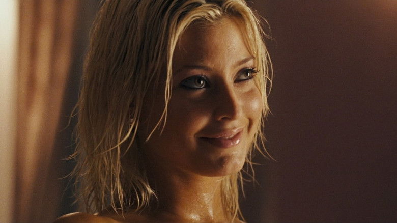 кадр из фильма DOA: Живым или мертвым