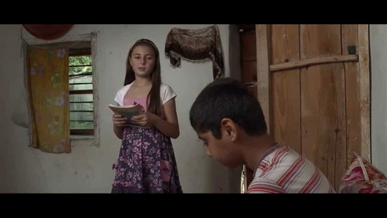 кадр из фильма Biz Babasız Büyüdük