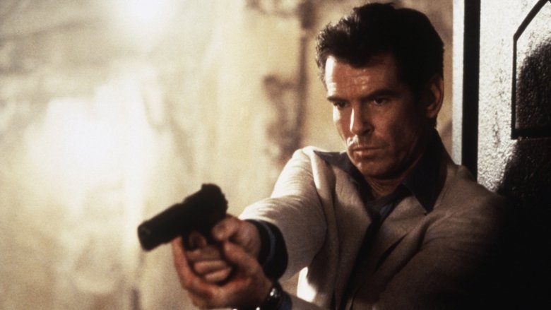 кадр из фильма 007: И целого мира мало