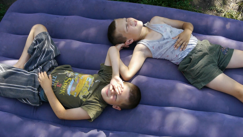 кадр из фильма Дом у дороги