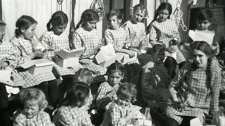 кадр из фильма Daddy-Long-Legs