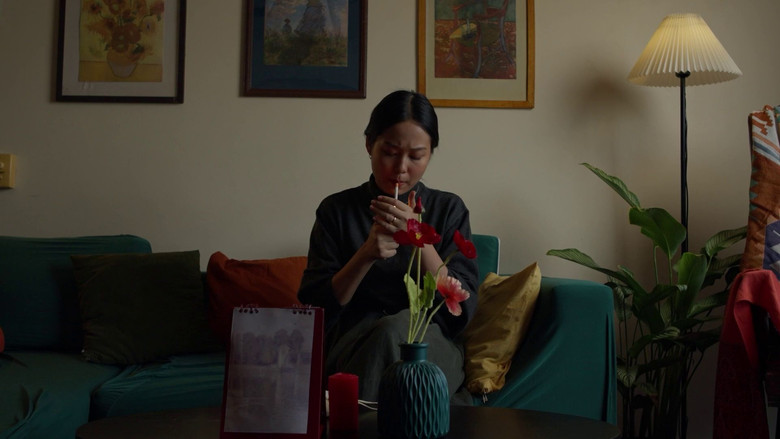 кадр из фильма สิ้นกลิ่นผกา