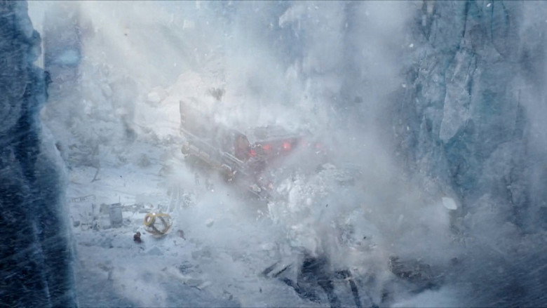 кадр из фильма 流浪地球：飞跃2020特别版