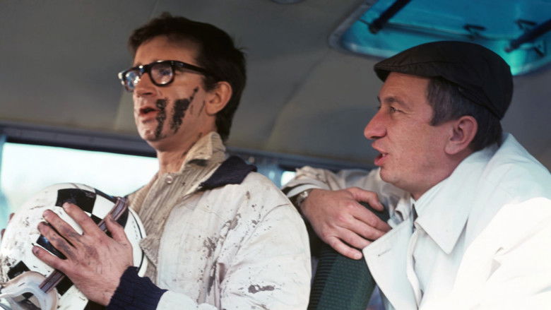 кадр из фильма Кудесник за рулём